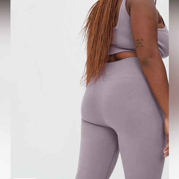 Everlane The Seamless Legging - Picture 4 of 6